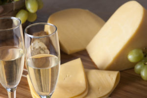Choose the Right Cheese for Your Champagne or Prosecco