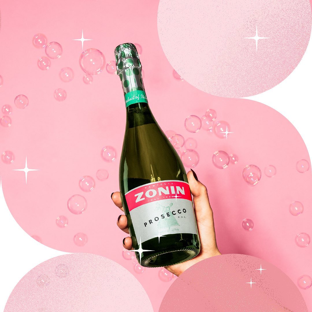 Top your night off with some sparkly bubbles!⁣☺️✨
⁣
⁣
#zoninprosecco #zonin #prosecco #proseccotime #wine #newlook #sparkle #bubbles #makeitpop⁣