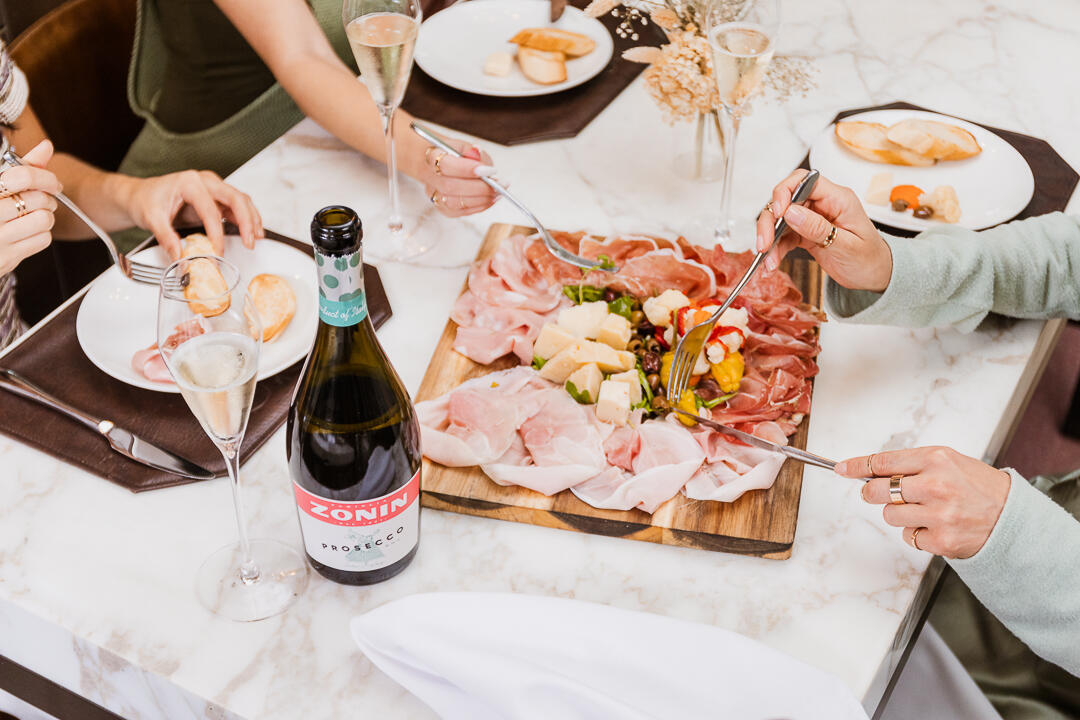 Three rules for the perfect Zonin #Prosecco pairing... Cheese, #charcuterie and great company ! #ZoneInOnWhatMatters